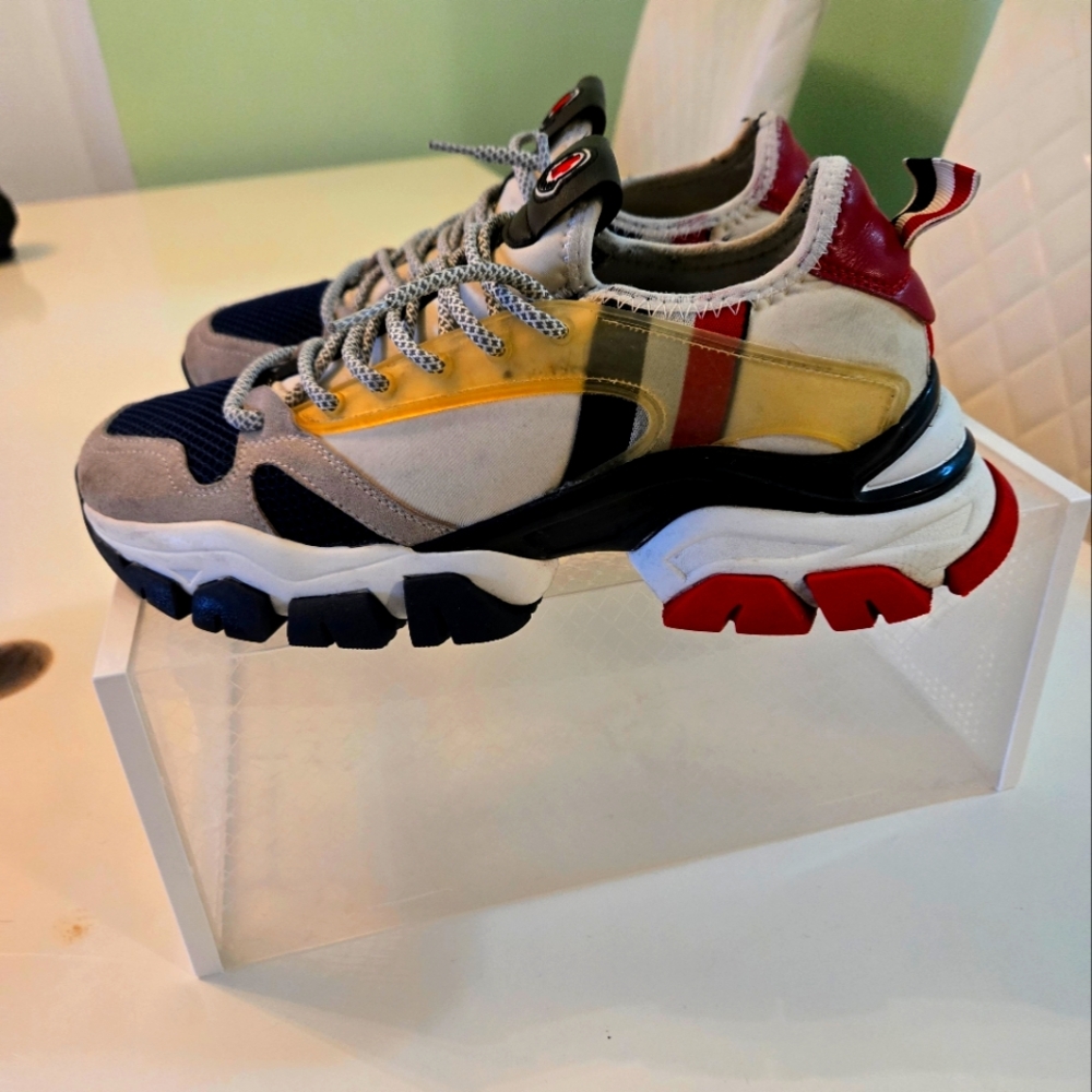 Moncler Mens low top sneakers Sz.9